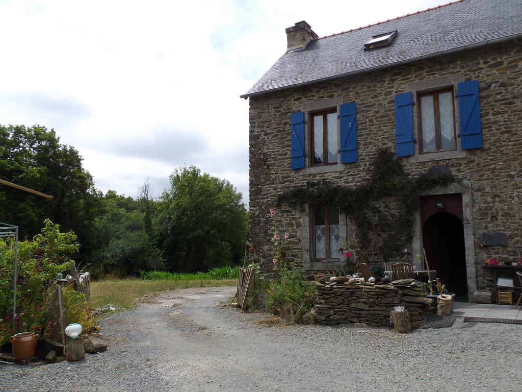 Hotel Tyrbourg Lopérec Exterior foto